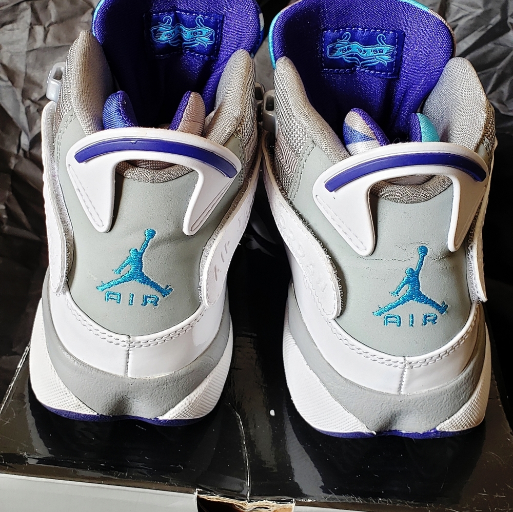 Jordan 6 Rings - Picture 5 of 7